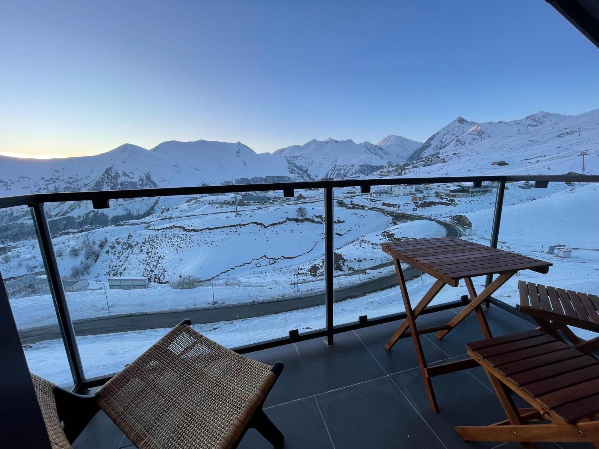 Four Season Gudauri Lägenhet Exteriör bild